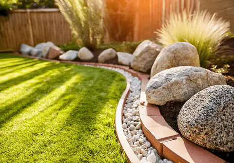 10 River Rock Garden Ideas for a Tranquil Outdoor Oasis