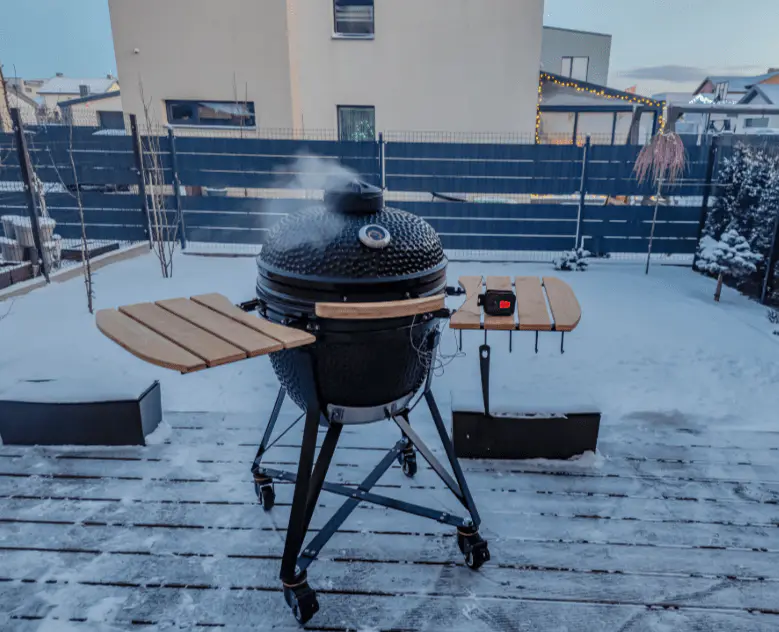 Ceramic Kamado Grill Stations winter