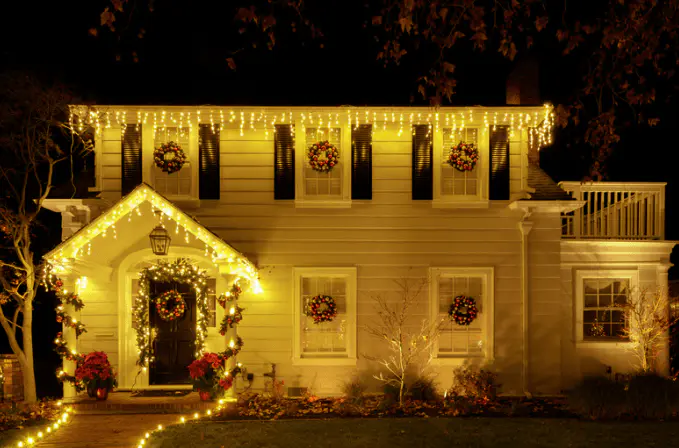 christmas outdoot lightning