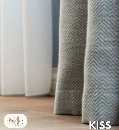 kiss curtain panel