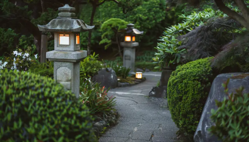 Japanese garden, stone lanterns, Yukimi, Taimaishi